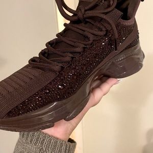 Size 9 Steve Madden Burgundy Shoes. Never worn